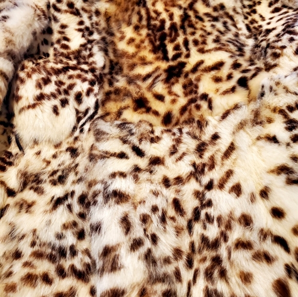 Gorgeous Rabbit Fur Coat with Bobcat Print sz Sm - Picture 16 of 17